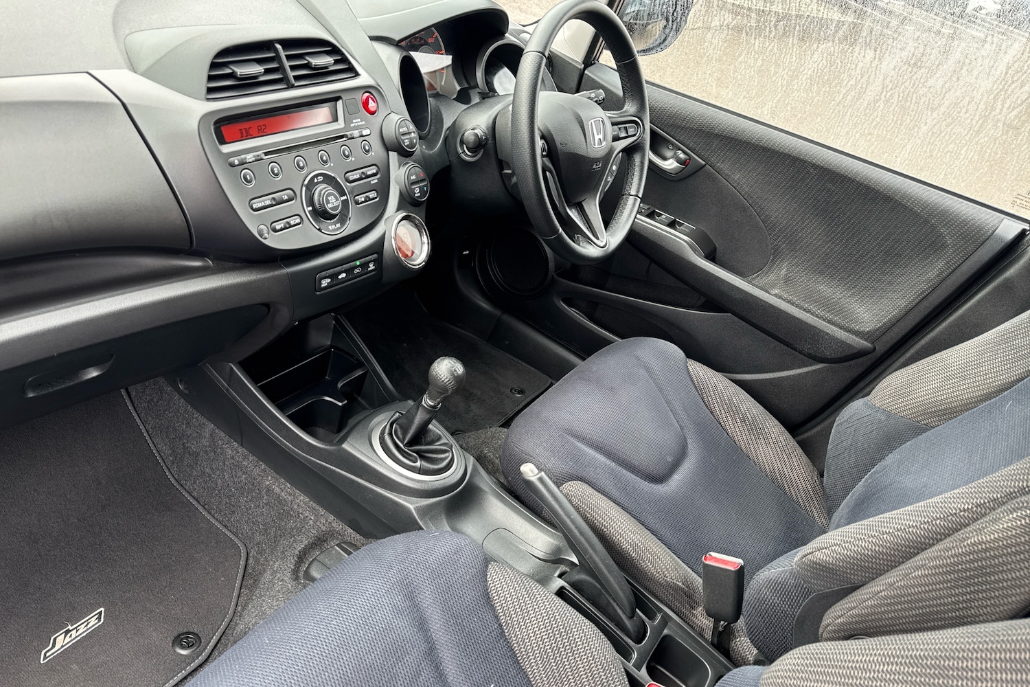 Used Honda Jazz 2015 for sale - 76067011: Photo 2