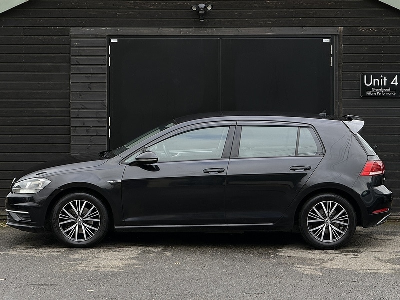 Used Volkswagen Golf 2018 for sale - 76559486: Photo 2