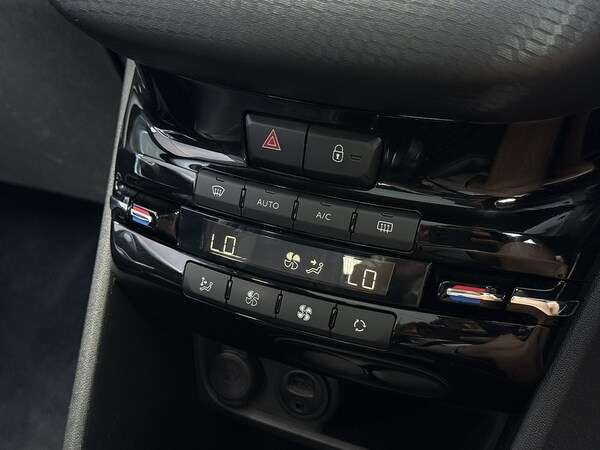 Used Peugeot 2008 2018 for sale - 75381304: Photo 25