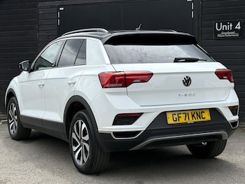Used Volkswagen T-Roc 2021 for sale - 75440531: Photo