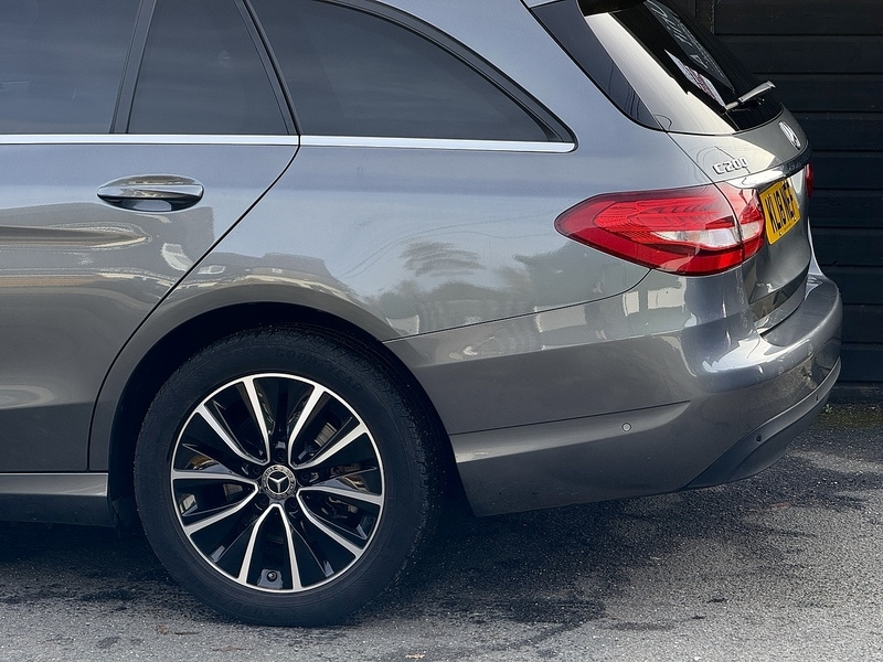 Used Mercedes-Benz C Class 2018 for sale - 76413341: Photo 14