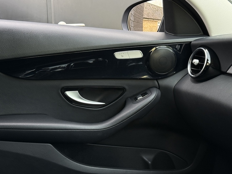 Used Mercedes-Benz C Class 2018 for sale - 76413341: Photo 29