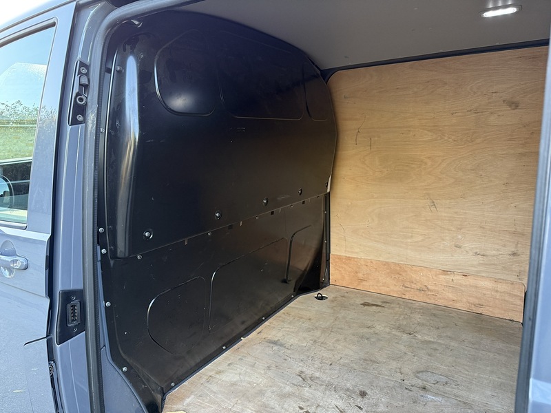 Used Volkswagen Transporter 2022 for sale - 76364447: Photo 30