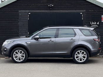Used Land Rover Discovery Sport 2016 for sale - 75440509: Photo