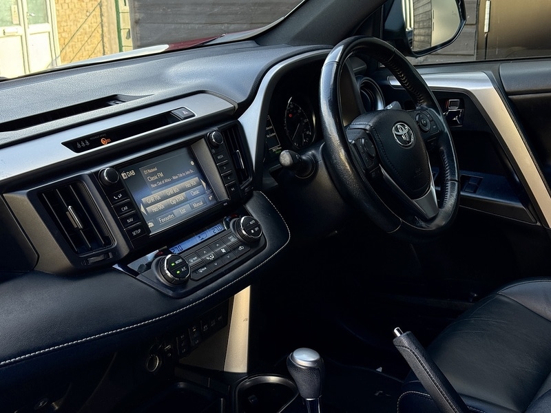 Used Toyota RAV4 2018 for sale - 76698958: Photo 15