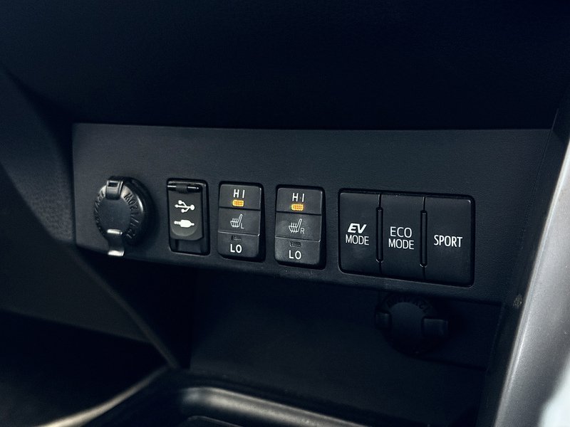 Used Toyota RAV4 2018 for sale - 76698958: Photo 25