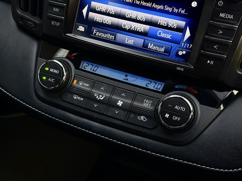 Used Toyota RAV4 2018 for sale - 76698958: Photo 26