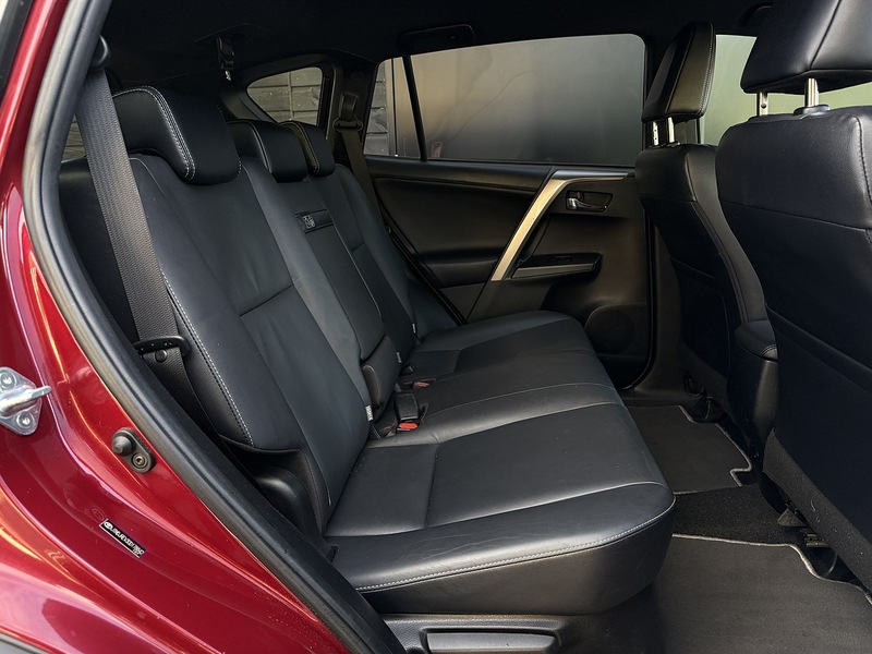 Used Toyota RAV4 2018 for sale - 76698958: Photo 5