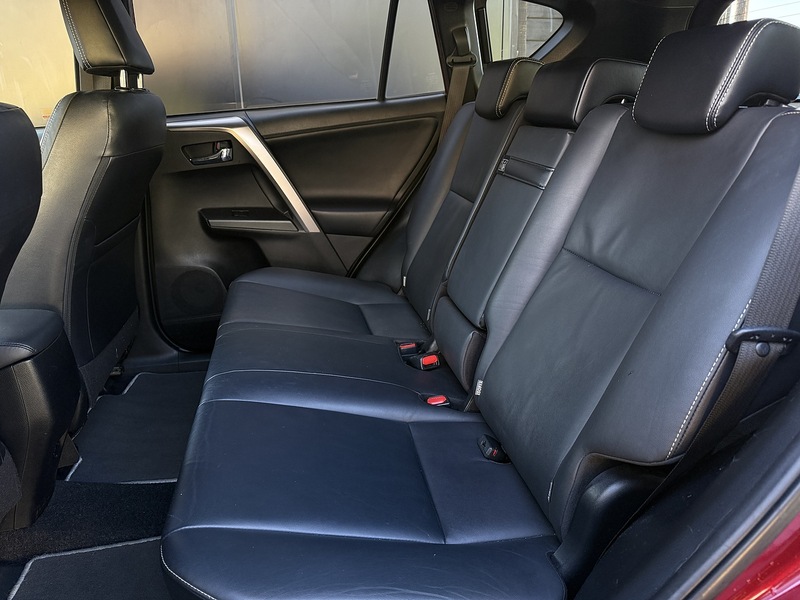 Used Toyota RAV4 2018 for sale - 76698958: Photo 7