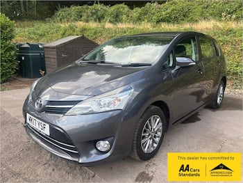 Used Toyota Verso 2017 for sale - 79640024: Photo
