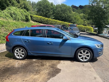 Used Volvo V60 2016 for sale - 79069415: Photo