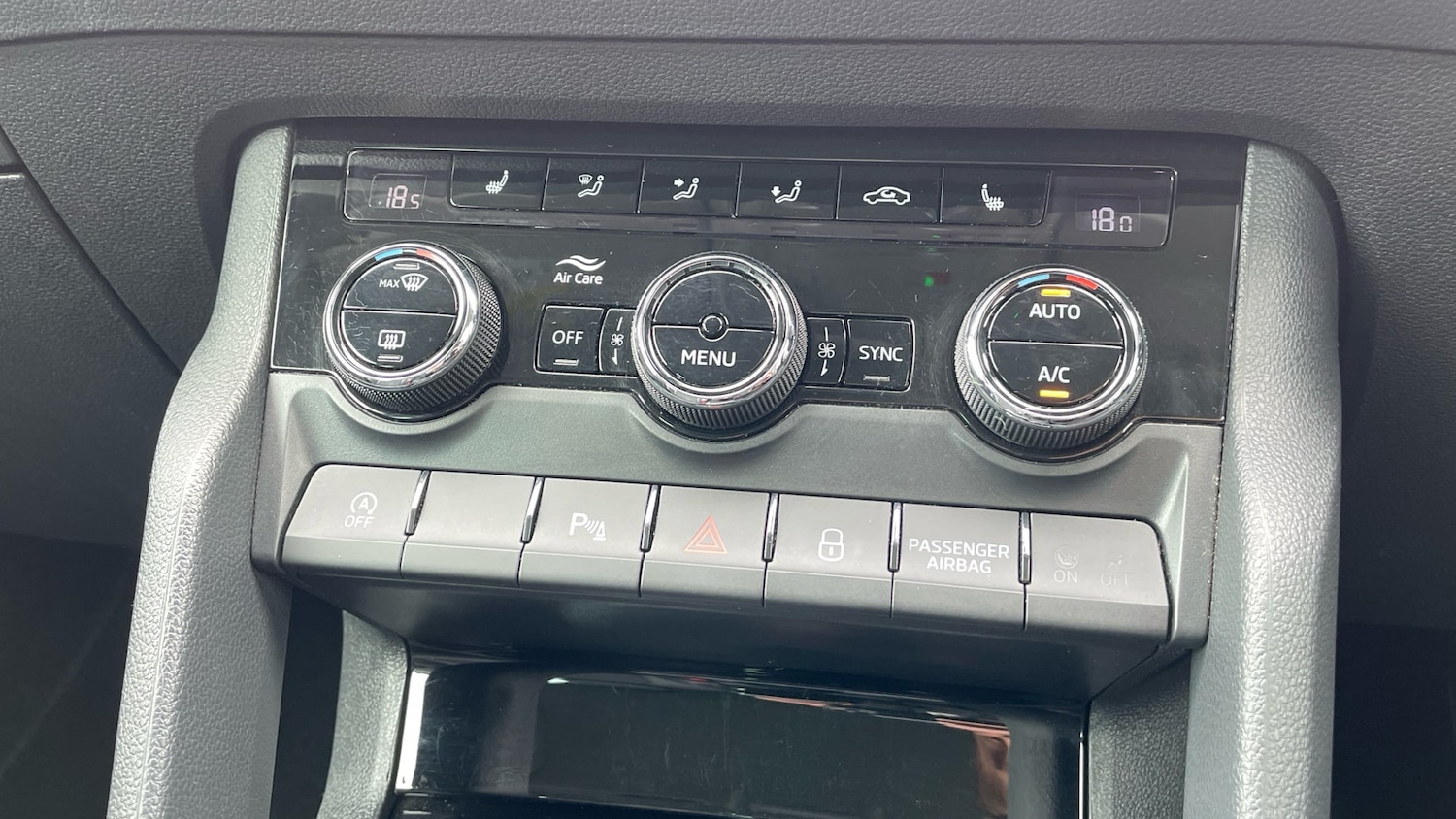 Used Skoda Karoq 2022 for sale - 78219680: Photo 24