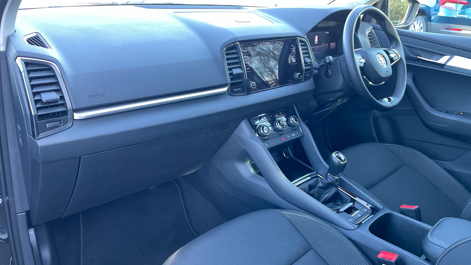 Used Skoda Karoq 2024 for sale - 77162368: Photo 2