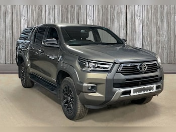 Used Toyota Hilux 2023 for sale - 79384901: Photo