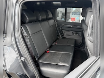 Used Land Rover Defender 110 2023 for sale - 79022340: Photo