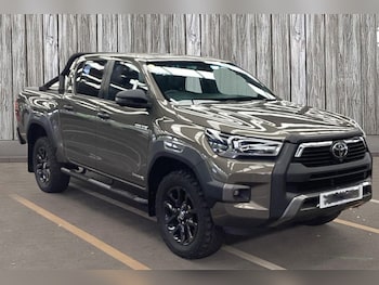 Used Toyota Hilux 2023 for sale - 79384892: Photo