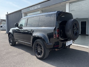 Used Land Rover Defender 110 2023 for sale - 79022667: Photo