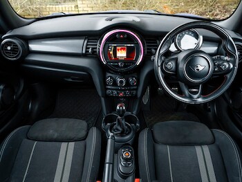 Used MINI Hatch 2019 for sale - 77611086: Photo