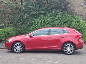 Used Volvo V40 2018 for sale - 78425077: Photo