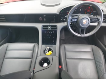Used Porsche Taycan 2022 for sale - 76116240: Photo 2