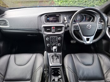 Used Volvo V40 2018 for sale - 78023814: Photo