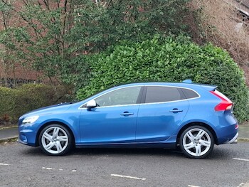 Used Volvo V40 2018 for sale - 78023814: Photo
