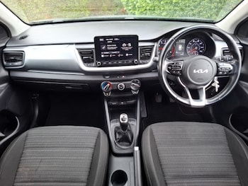 Used Kia Stonic 2023 for sale - 78306751: Photo