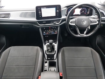 Used Volkswagen T-Roc 2022 for sale - 76771373: Photo