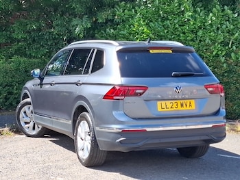 Used Volkswagen Tiguan Allspace 2023 for sale - 79025454: Photo