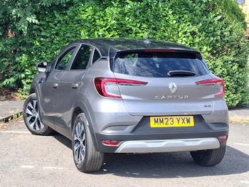 Used Renault Captur 2023 for sale - 79493199: Photo