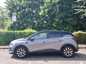 Used Renault Captur 2023 for sale - 79493199: Photo