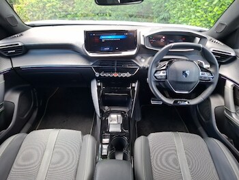 Used Peugeot 2008 2025 for sale - 79087261: Photo