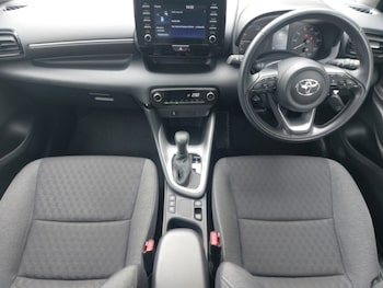 Used Toyota Yaris 2022 for sale - 75755699: Photo