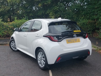 Used Toyota Yaris 2022 for sale - 75755699: Photo