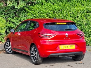 Used Renault Clio 2023 for sale - 78675199: Photo