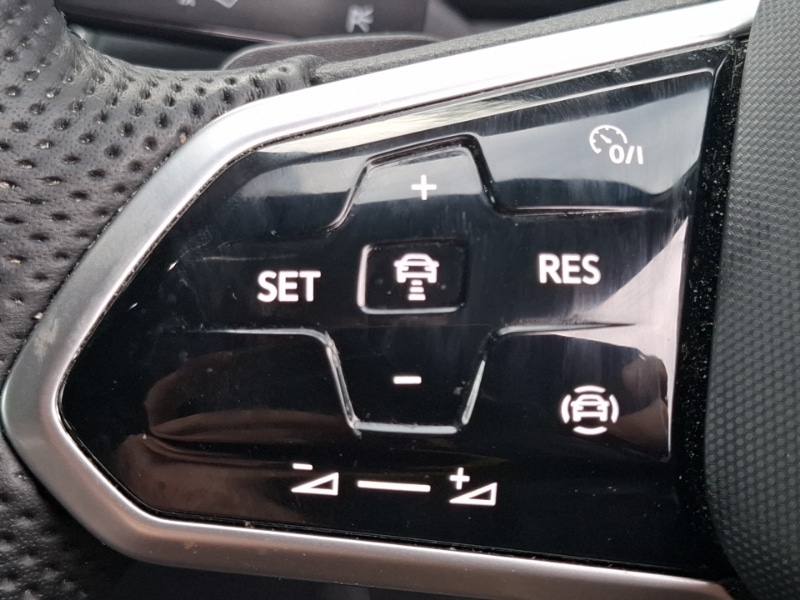 Used Volkswagen T-Roc 2023 for sale - 78147618: Photo 13