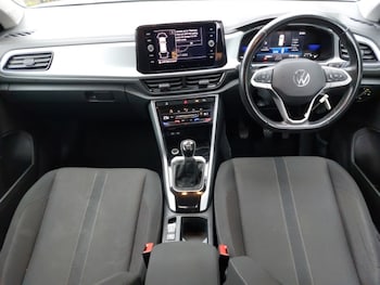 Used Volkswagen T-Roc 2022 for sale - 76736981: Photo