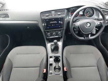 Used Volkswagen Golf 2017 for sale - 76213378: Photo 2