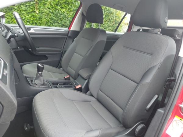 Used Volkswagen Golf 2017 for sale - 76213378: Photo 5