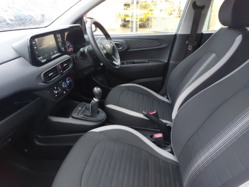 Used Hyundai i10 2023 for sale - 77269832: Photo 5