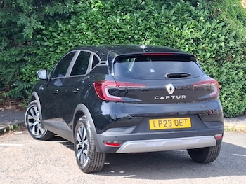Used Renault Captur 2023 for sale - 79452091: Photo