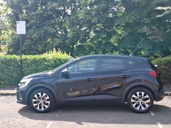 Used Renault Captur 2023 for sale - 79452091: Photo