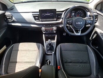Used Kia Stonic 2023 for sale - 78963107: Photo