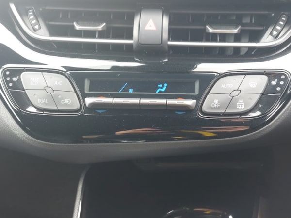 Used Toyota C-HR 2018 for sale - 75562210: Photo 19