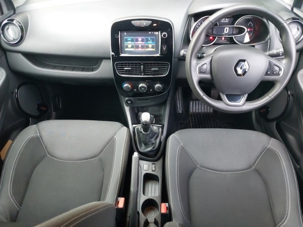 Used Renault Clio 2018 for sale - 76328838: Photo 2
