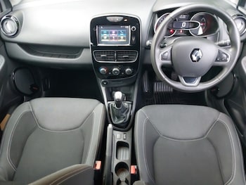 Used Renault Clio 2018 for sale - 76328838: Photo 2