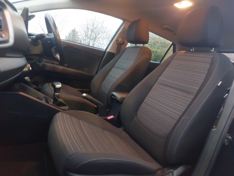 Used Kia Stonic 2022 for sale - 76974824: Photo 5