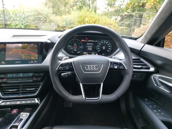Used Audi e-tron GT 2023 for sale - 76225858: Photo 10
