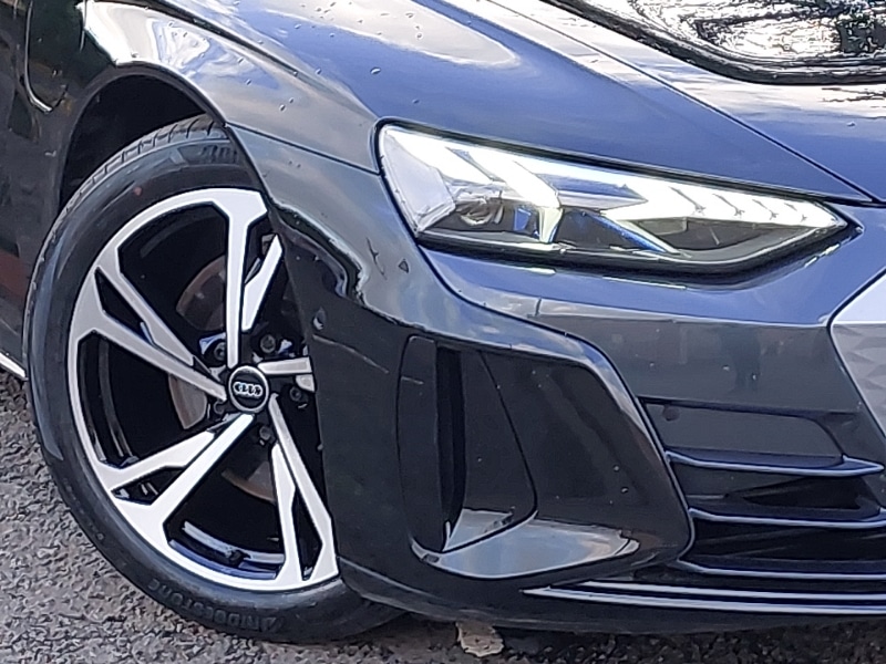 Used Audi e-tron GT 2023 for sale - 76225858: Photo 9