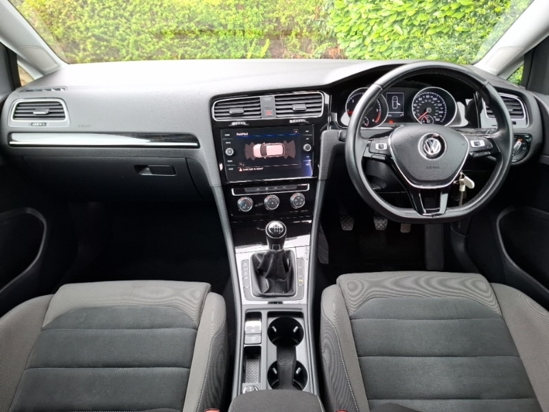 Used Volkswagen Golf 2017 for sale - 78178909: Photo 2